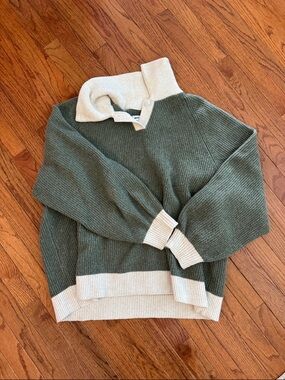aerie Olive Green and Cream Foldover Collar Sweater